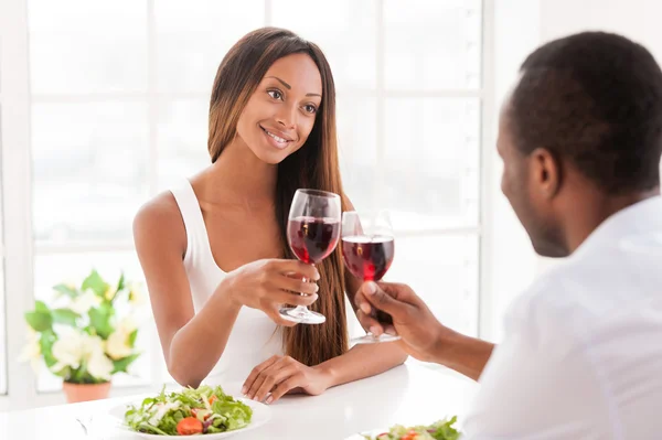 Jovem casal africano — Fotografia de Stock