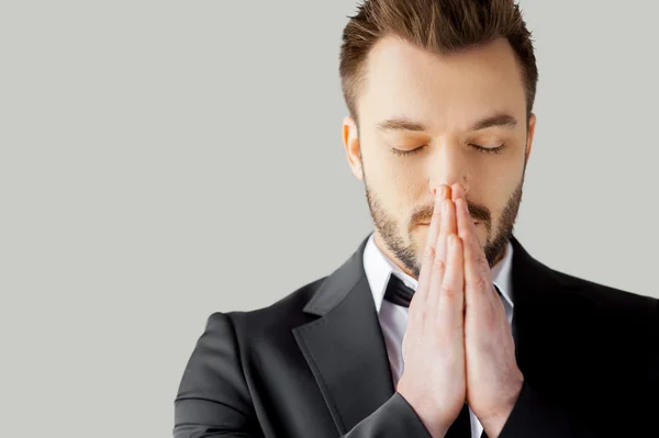 Бізнесмен молитися — стокове фото