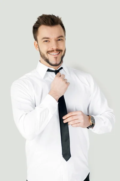 Businessman dressing up — Stock Photo, Image