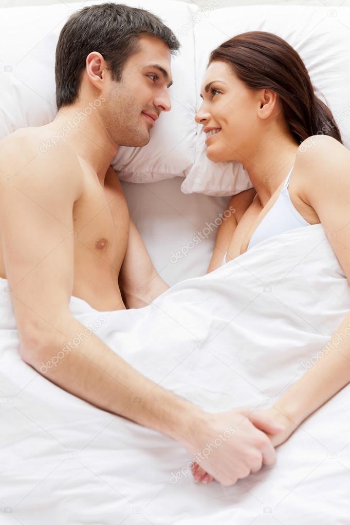 Coppia di innamorati a letto — foto stock © gstockstudio #41955615 Immagini innamorati a letto