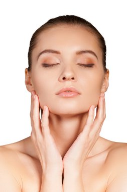 kadının yüzüne dokunmak ve gözleri koruma kapalı