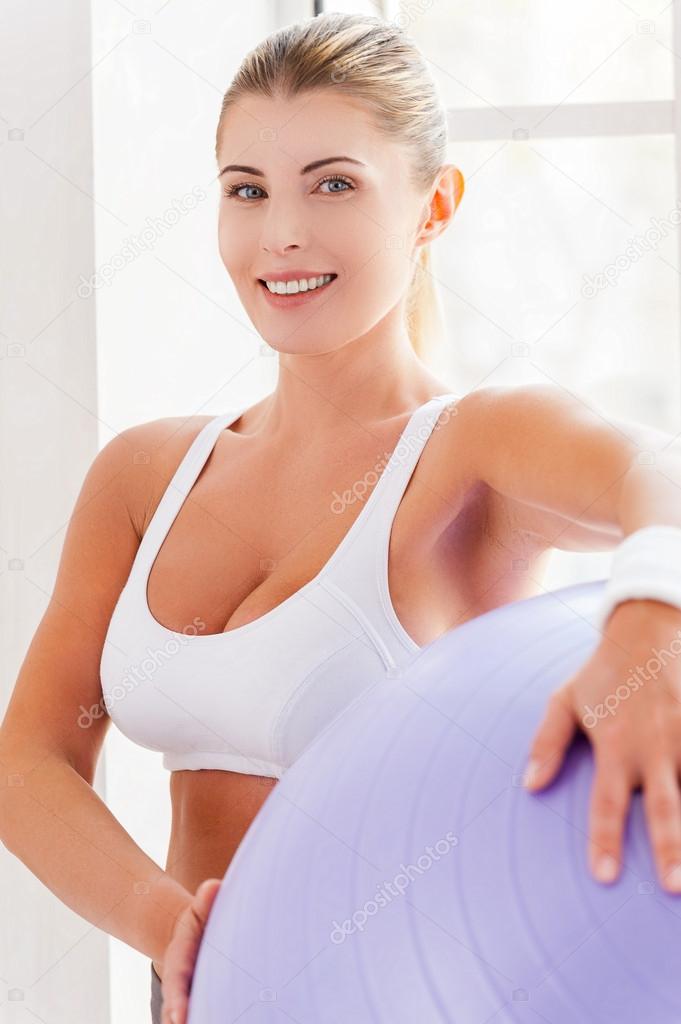 Mature Women With Huge Cleavage Mature Women With Huge Cleavage