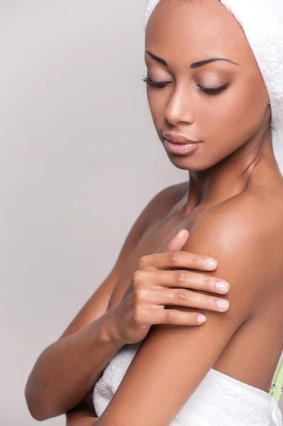 Afro-American shirtless woman — Stock Photo, Image
