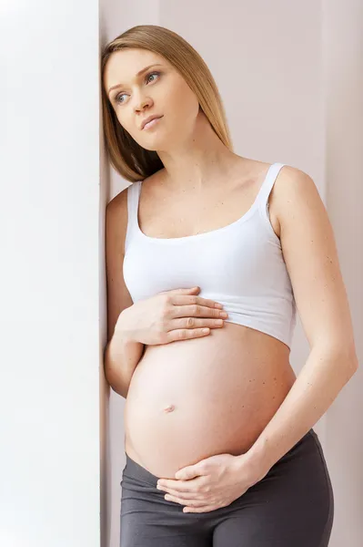 Expecting baby. — Stock Photo, Image