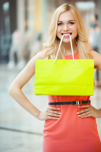 Compras é divertido . — Fotografia de Stock