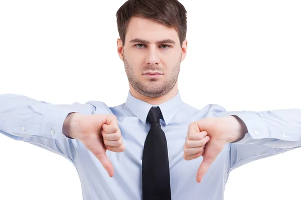 Homem de camisa e gravata guinchando polegares para baixo — Fotografia de Stock