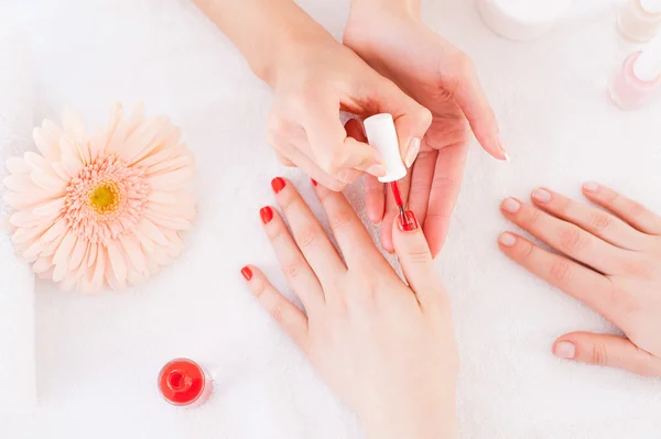 Manicure in azione. — Zdjęcie stockowe