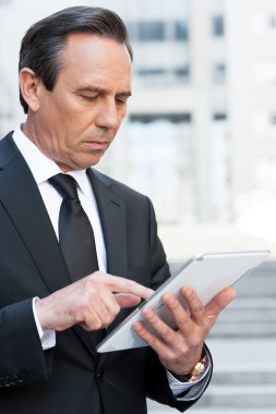Komuta sizde dijital tablet üzerinde çalışan