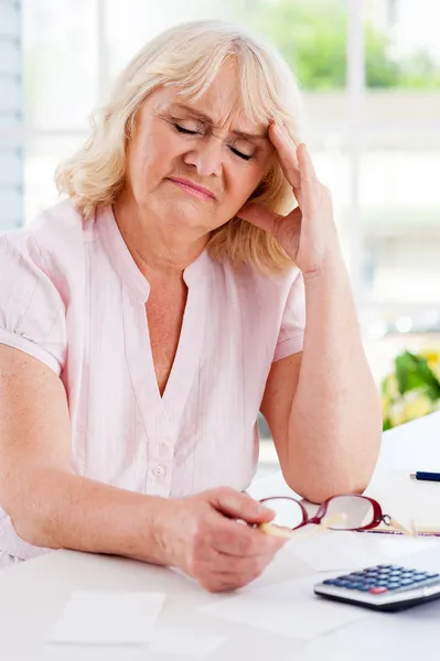 Frustrovaný starší žena — Stock fotografie