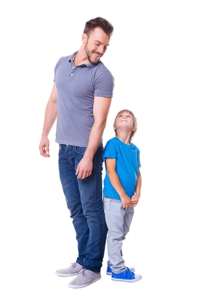 Fröhlicher Vater und Sohn. — Stockfoto