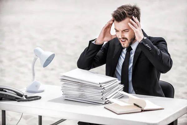 Frustrated young businessman — Stock Photo, Image