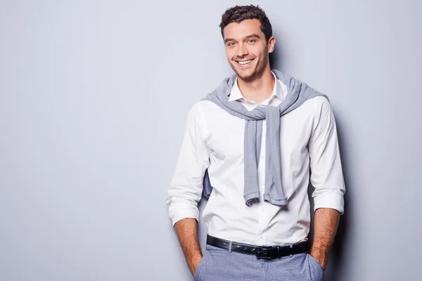 Hombre en ropa casual inteligente — Foto de Stock