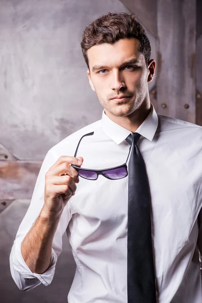 Confident and handsome man. — Stock Photo, Image