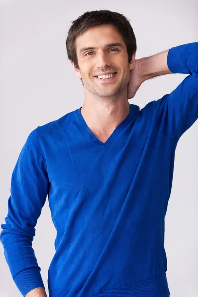 Muž v modrém svetru — Stock fotografie