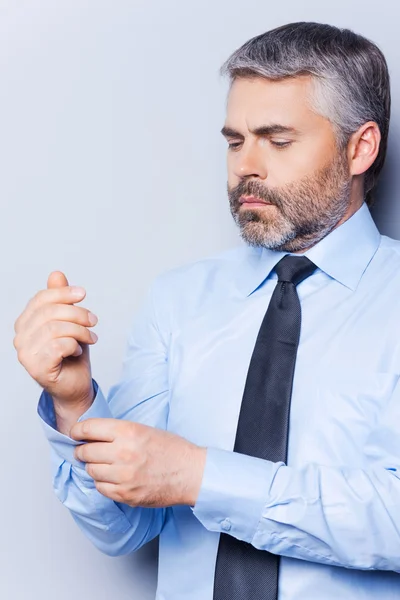 Selbstbewusster reifer Mann — Stockfoto