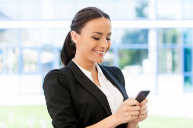 kadın yazarak iş mesaj.