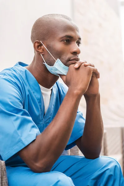 Thoughtful surgeon. — Stock Photo, Image