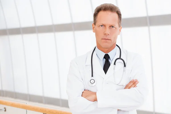 Confident mature doctor — Stock Photo, Image