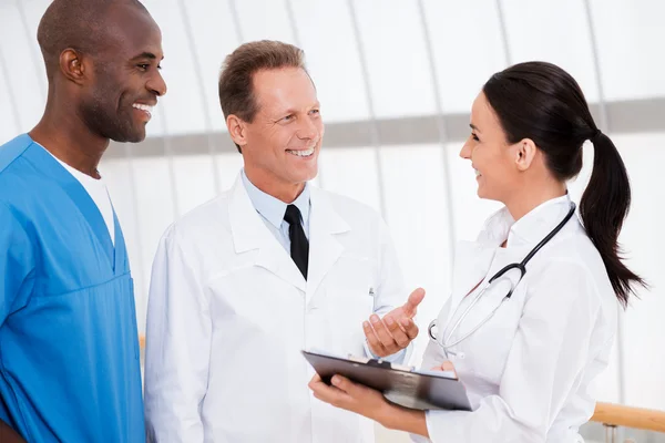 Confident doctors discussing something — Stock Photo, Image
