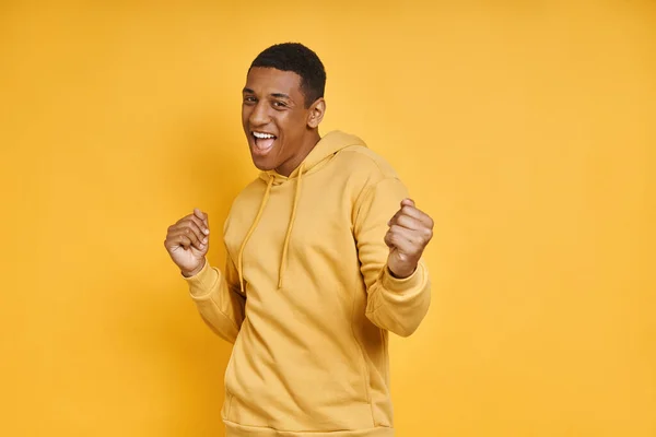 Excited Mixed Race Man Gesturing While Standing Yellow Background — Stock Photo, Image
