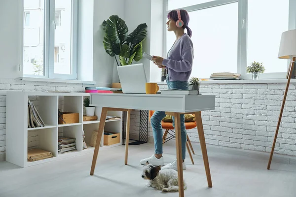 Beautiful Young Woman Headphones Using Digital Tablet While Standing Her — Stok fotoğraf