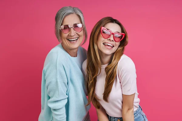 Happy Mother Adult Daughter Wearing Funky Eyeglasses While Standing Together — Foto de Stock