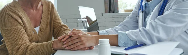 Close Senior Woman Female Doctor Holding Hands While Sitting Medical — Foto de Stock