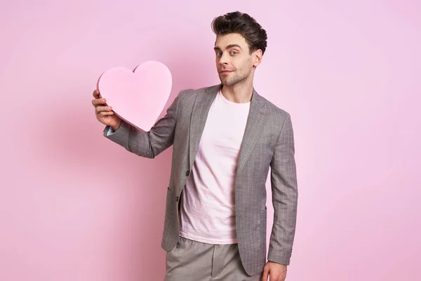 Handsome Young Man Suit Holding Paper Heart While Standing Pink — Stockfoto