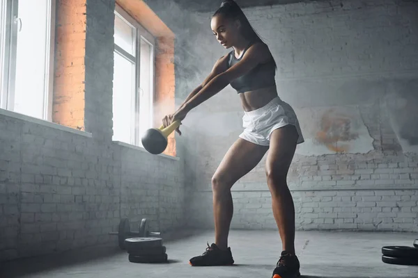 Full Length Beautiful Young African Woman Exercising Kettlebell Gym — Stock Photo, Image