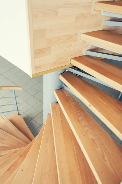 yolu yukarı ve aşağı - Ahşap merdiven