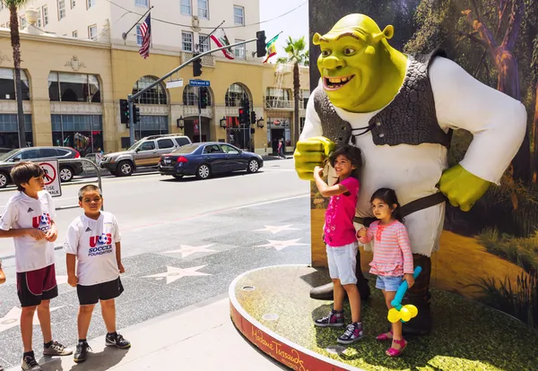 shrek yakın mutlu kızlar