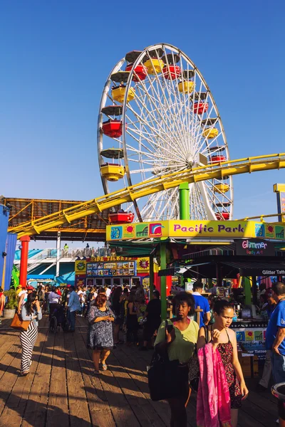 People in Pacific Park — Stock Photo, Image