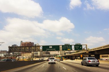 Otobanda trafik işaretleri