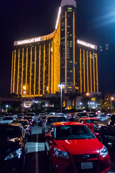 Full parking area near hotel — Stock Photo, Image