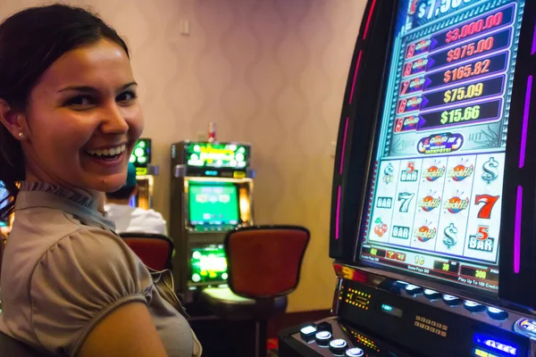 slot makineleri oynamak