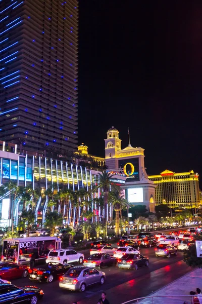 Visitando Vegas de carro durante a noite — Fotografia de Stock