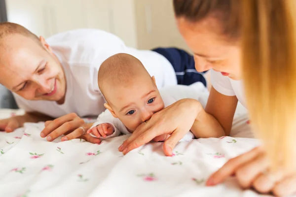 Söta kärleksfull baby — Stockfoto