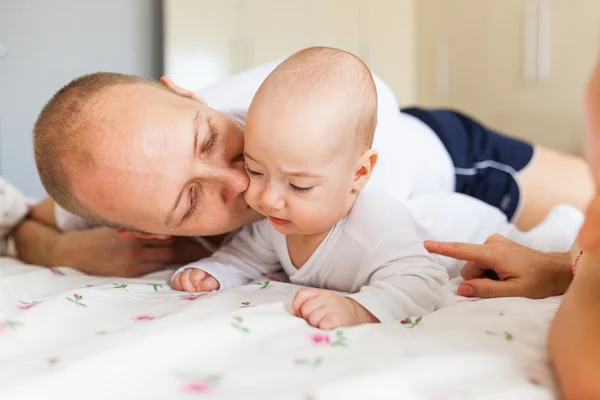 Vader en baby boy — Stockfoto
