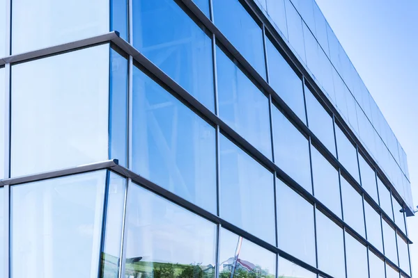 Extérieur d'un bâtiment en verre — Photo