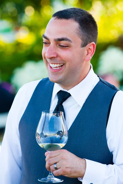 Groom pendant les toasts — Photo