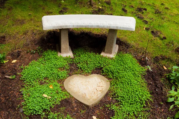 Heart Stone Bench — Stock Photo, Image