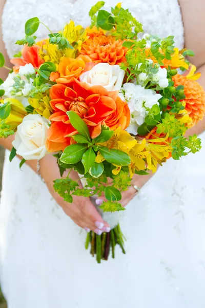 Mazzo di fiori sposa — Foto Stock