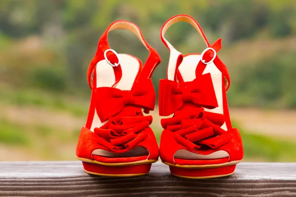 Sapatos de casamento vermelho — Fotografia de Stock