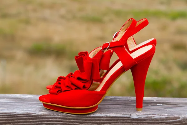 Sapatos de casamento vermelho — Fotografia de Stock