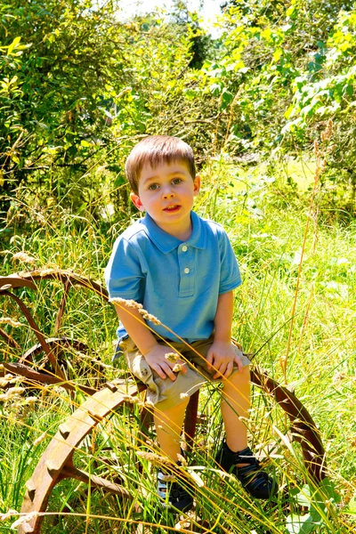 Young Boy Outside — Stock Photo, Image