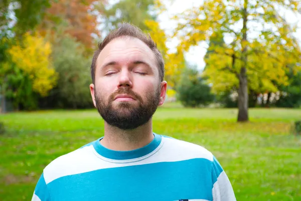 Retrato homem barbudo — Fotografia de Stock