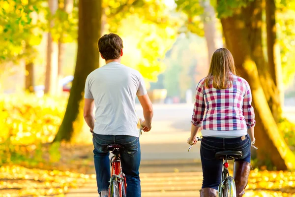 Samen fietsen — Stockfoto