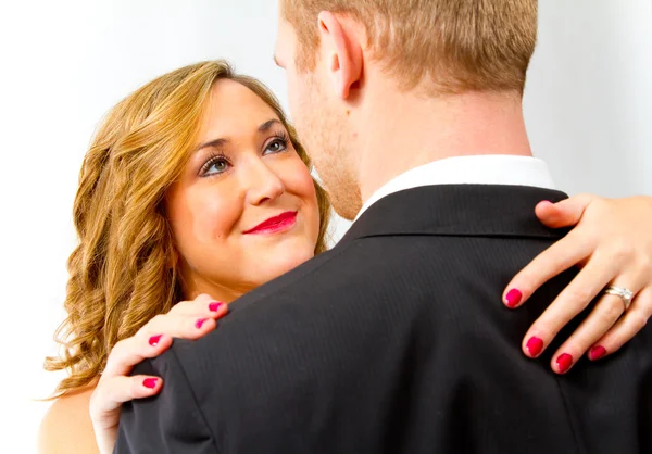 Braut und Bräutigam im Studio — Stockfoto