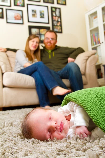 Newborn Baby Boy and Parents at Home — Stock Photo, Image