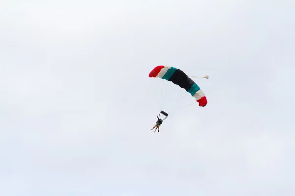 Paracaidista Paracaídas abierto — Foto de Stock